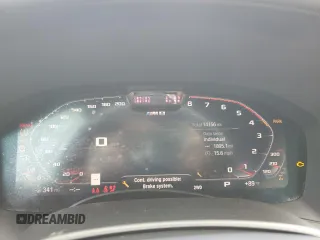 2022 BMW M8 Competition z VIN WBSAE0C05NCJ74694, wystawiony jako Copart lot #65454813 z przebiegiem 14 156 mil mil oraz . Historia ofert i sprzedaży dostępna na DreamBid. Obrazek 9.