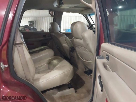 2005 Chevrolet Tahoe Z71 with VIN 1GNEK13Z05R271098, listed as a IAAI auction lot 41616696 with 285,553 mi miles. Bid and sale history available at carsss.com. Image 8.