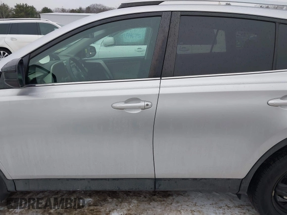 2015 Toyota RAV4 LE with VIN 2T3BFREV1FW242591, listed as a IAAI auction lot 41474610 with 107,577 mi miles. Bid and sale history available at carsss.com. Image 14.