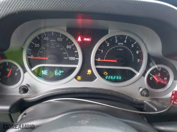 2010 Jeep Wrangler Unlimited Sport with VIN 1J4BA3H11AL144560, listed as a IAAI auction lot 42013032 with 226,233 mi miles. Bid and sale history available at carsss.com. Image 7.
