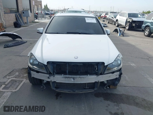 2013 Mercedes-Benz C 300 Sport z VIN WDDGF8AB0DA779904, wystawiony jako IAAI lot #42278212 z przebiegiem 156 354 mil mil oraz . Historia ofert i sprzedaży dostępna na DreamBid. Obrazek 6.