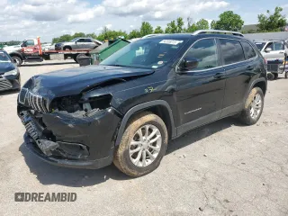 2019 Jeep Cherokee Latitude z VIN 1C4PJMCB8KD212964, wystawiony jako Copart lot #56205015 z przebiegiem 116 443 mil mil oraz Szkoda całkowita • Salvage title. Historia ofert i sprzedaży dostępna na DreamBid. Obrazek 1.