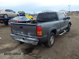 2001 Chevrolet Silverado 1500 LS with VIN 2GCEC19T511176550, listed as a IAAI auction lot 41672634 with 261,978 mi miles. Bid and sale history available at carsss.com. Image 4.