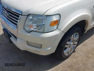 2007 Ford Explorer Limited z VIN 1FMEU65897UA89870, wystawiony jako IAAI lot #42235062 z przebiegiem 148 131 mil mil oraz . Historia ofert i sprzedaży dostępna na DreamBid. Obrazek 6.