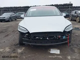 2016 Tesla Model X 70D with VIN 5YJXCAE25GF019550, listed as a IAAI auction lot 41555096 with 47,500 mi miles. Bid and sale history available at carsss.com. Image 6.