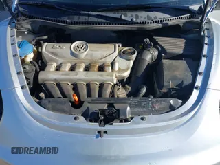 2006 Volkswagen New Beetle Coupe with VIN 3VWRG31CX6M406075, listed as a IAAI auction lot 41799188 with 88,271 mi miles. Bid and sale history available at carsss.com. Image 10.