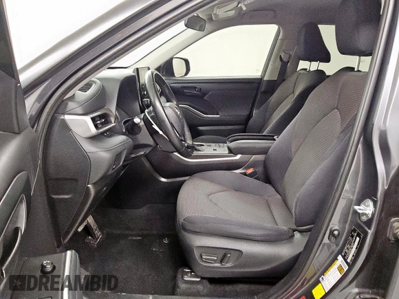 2020 Toyota Highlander LE with VIN 5TDZZRAH1LS019728, listed as a Copart auction lot 58763605 with 111,077 mi miles and Clean title. Bid and sale history available at DreamBid. Image 7.