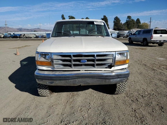 1992 Ford F-250 with VIN 1FTHX26M3NKB11741, listed as a Copart auction lot 78205284 with 198,113 mi miles and Clean Title. Bid and sale history available at carsss.com. Image 5.