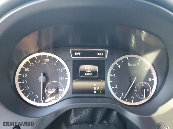 2018 Infiniti QX30 ESSENTIAL with VIN SJKCH5CP8JA043585, listed as a Copart auction lot 72258333 with 66,847 mi miles. Bid and sale history available at carsss.com. Image 9.