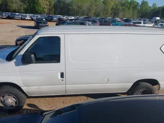 2013 Ford Econoline Cargo Commercial z VIN 1FTNE2EL9DDB37149, wystawiony jako IAAI lot #41971561 z przebiegiem 269 899 mil mil oraz . Historia ofert i sprzedaży dostępna na DreamBid. Obrazek 14.