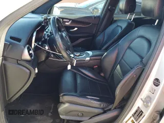 2018 Mercedes-Benz GLC 300 z VIN WDC0G4JB4JV037585, wystawiony jako Copart lot #51843275 z przebiegiem 132 332 mil mil oraz Szkoda całkowita • Salvage title. Historia ofert i sprzedaży dostępna na DreamBid. Obrazek 7.