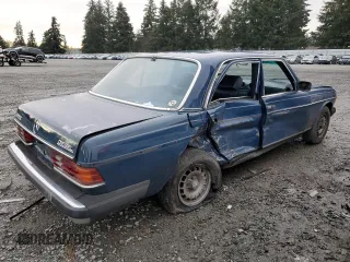 1984 Mercedes-Benz 300 D with VIN WDBAB33A2EA185575, listed as a Copart auction lot 41542115 with 269,620 mi miles and Salvage Title. Bid and sale history available at DreamBid. Image 3.