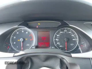 2011 Audi A4 Premium z VIN WAUAFAFL0BN039748, wystawiony jako IAAI lot #42323530 z przebiegiem 152 038 mil mil oraz . Historia ofert i sprzedaży dostępna na DreamBid. Obrazek 7.