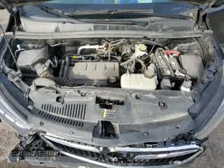 2020 Buick Encore Essence z VIN KL4CJGSB1LB044402, wystawiony jako Copart lot #78628684 z przebiegiem 64 651 mil mil oraz Szkody całkowita. Historia ofert i sprzedaży dostępna na DreamBid. Obrazek 12.