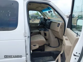 2012 Ford Econoline Passenger XL z VIN 1FBNE3BL9CDA32236, wystawiony jako IAAI lot #42565078 z przebiegiem 146 983 mil mil oraz . Historia ofert i sprzedaży dostępna na DreamBid. Obrazek 5.