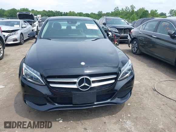 2017 Mercedes-Benz C 300 z VIN 55SWF4KB5HU200236, wystawiony jako IAAI lot #42551004 z przebiegiem 75 802 mil mil oraz . Historia ofert i sprzedaży dostępna na DreamBid. Obrazek 12.