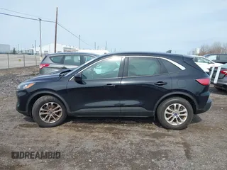 2020 Ford Escape SE with VIN 1FMCU0G67LUB94143, listed as a IAAI auction lot 42033681 with 34,180 mi miles and . Bid and sale history available at carsss.com. Image 14.