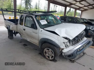 2001 Toyota Tacoma z VIN 5TEWN72N11Z733480, wystawiony jako IAAI lot #42244484 z przebiegiem 323 454 mil mil oraz . Historia ofert i sprzedaży dostępna na DreamBid. Obrazek 1.