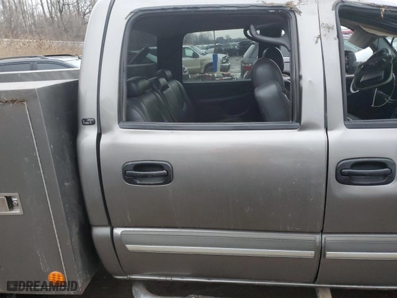 2007 Chevrolet Silverado 2500HD Classic LT3 with VIN 1GCHK23D27F185327, listed as a Copart auction lot 86370134 with 247,664 mi miles and Clean Title. Bid and sale history available at carsss.com. Image 10.