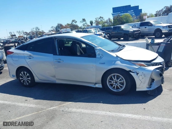 2020 Toyota Prius Prime LE with VIN JTDKARFP1L3163063, listed as a IAAI auction lot 41947526 with NaN miles. Bid and sale history available at carsss.com. Image 13.