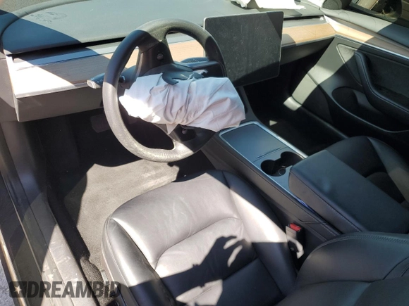2023 Tesla Model 3 z VIN 5YJ3E1EAXPF409835, wystawiony jako Copart lot #56205335 z przebiegiem Nie podano mil oraz Szkoda całkowita • Salvage title. Historia ofert i sprzedaży dostępna na DreamBid. Obrazek 8.