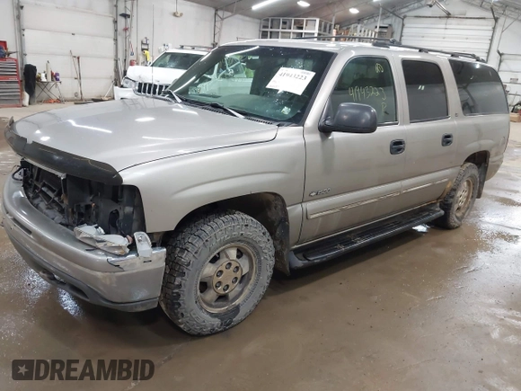 2000 Chevrolet Suburban LT with VIN 3GNFK16T9YG130739, listed as a IAAI auction lot 41943223 with 300,952 mi miles. Bid and sale history available at carsss.com. Image 2.