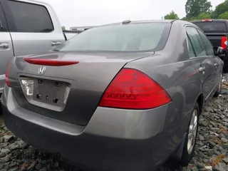 2006 Honda Accord EX-L z VIN 1HGCM56866A125228, wystawiony jako IAAI lot #42252525 z przebiegiem 254 398 mil mil oraz . Historia ofert i sprzedaży dostępna na DreamBid. Obrazek 16.