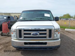 2011 Ford Econoline Cargo Commercial z VIN 1FTNE2EW0BDA56676, wystawiony jako IAAI lot #42215010 z przebiegiem 179 752 mil mil oraz . Historia ofert i sprzedaży dostępna na DreamBid. Obrazek 11.