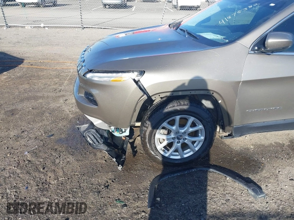 2018 Jeep Cherokee Latitude Plus with VIN 1C4PJMLB7JD576453, listed as a IAAI auction lot 41875382 with 81,298 mi miles. Bid and sale history available at carsss.com. Image 17.