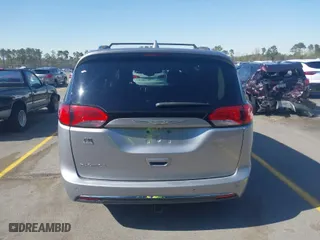 2018 Chrysler Pacifica Touring L with VIN 2C4RC1BG5JR110290, listed as a IAAI auction lot 41855005 with 70,390 mi miles. Bid and sale history available at carsss.com. Image 16.