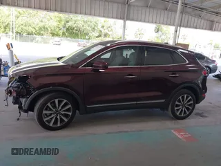 2019 Lincoln MKC Reserve with VIN 5LMCJ3C94KUL50192, listed as a IAAI auction lot 42217678 with 21,344 mi miles and . Bid and sale history available at DreamBid. Image 15.