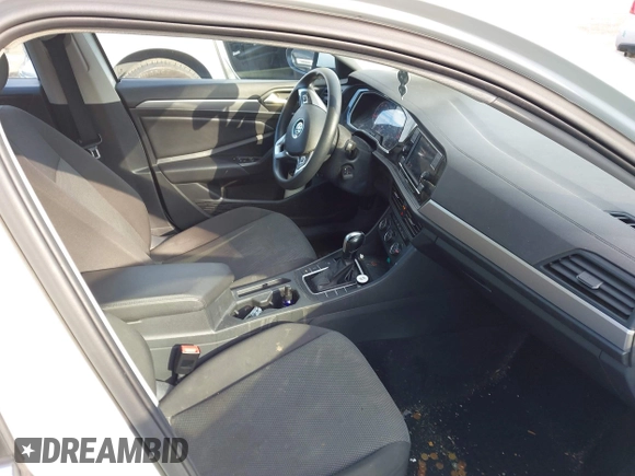 2020 Volkswagen Jetta S z VIN 3VWCB7BU1LM074767, wystawiony jako IAAI lot #41775551 z przebiegiem 65 037 mil mil oraz . Historia ofert i sprzedaży dostępna na DreamBid. Obrazek 5.