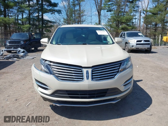 2018 Lincoln MKC Premiere with VIN 5LMCJ1C9XJUL03767, listed as a IAAI auction lot 42055927 with 39,718 mi miles and . Bid and sale history available at DreamBid. Image 13.