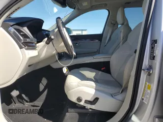 2019 Volvo XC90 Momentum with VIN YV4A22PKXK1515387, listed as a Copart auction lot 48409365 with 30,645 mi miles and Salvage Title. Bid and sale history available at carsss.com. Image 7.