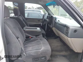2002 Chevrolet Tahoe LS with VIN 1GNEC13T82R290051, listed as a IAAI auction lot 42058431 with 168,264 mi miles and . Bid and sale history available at DreamBid. Image 5.