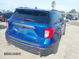 2023 Ford Explorer XLT with VIN 1FMSK7DH9PGA46015, listed as a IAAI auction lot 41593747 with 40,100 mi miles. Bid and sale history available at carsss.com. Image 4.