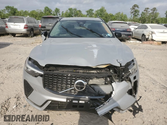 2023 Volvo XC60 Plus Dark Theme with VIN YV4L12RW8P1392949, listed as a Copart auction lot 49341695 with 12,675 mi miles and Salvage Title. Bid and sale history available at carsss.com. Image 5.