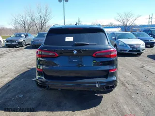 2019 BMW X5 xDrive50i with VIN 5UXJU2C5XKLN66873, listed as a IAAI auction lot 41472246 with 98,571 mi miles. Bid and sale history available at carsss.com. Image 15.