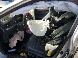 2016 Lexus ES 330 z VIN 58ABK1GG1GU009471, wystawiony jako Copart lot #43888784 z przebiegiem Nie podano mil oraz Nie do naprawy • Non repairable. Historia ofert i sprzedaży dostępna na DreamBid. Obrazek 7.