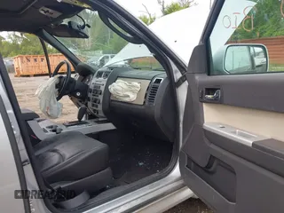 2010 Mercury Mariner Premier с VIN 4M2CN8HG4AKJ03226, выставлен на аукционе IAAI как лот 42494511 с пробегом 104 221 миль миль и . История ставок и продаж доступна на DreamBid. Изображение 5.