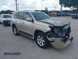 2011 Lexus GX 460 z VIN JTJBM7FX8B5030294, wystawiony jako IAAI lot #40000760 z przebiegiem 200 129 mil mil oraz . Historia ofert i sprzedaży dostępna na DreamBid. Obrazek 1.