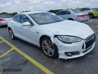 2013 Tesla Model S with VIN 5YJSA1CN2DFP17316, listed as a IAAI auction lot 42092751 with 1 mi miles. Bid and sale history available at carsss.com. Image 6.