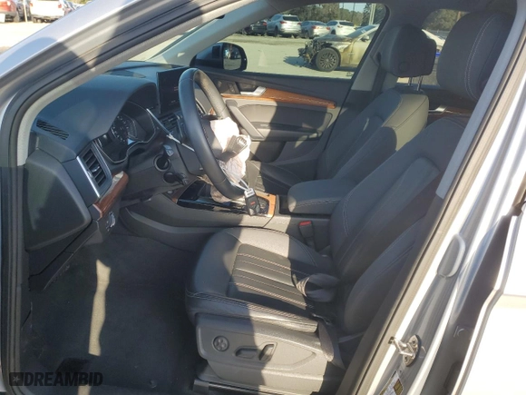 2021 Audi Q5 Premium with VIN WA1AAAFY5M2005042, listed as a Copart auction lot 46650665 with 47,918 mi miles and Salvage Title. Bid and sale history available at carsss.com. Image 7.