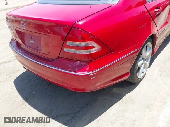 2006 Mercedes-Benz C 230 Sport z VIN WDBRF52H76A911207, wystawiony jako IAAI lot #42520213 z przebiegiem 238 202 mil mil oraz . Historia ofert i sprzedaży dostępna na DreamBid. Obrazek 12.