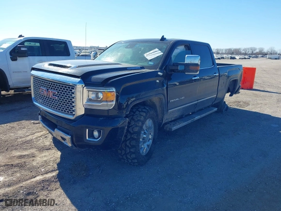 2017 GMC Sierra 2500HD Denali with VIN 1GT12UEY5HF118445, listed as a IAAI auction lot 41327986 with 158,970 mi miles. Bid and sale history available at carsss.com. Image 17.