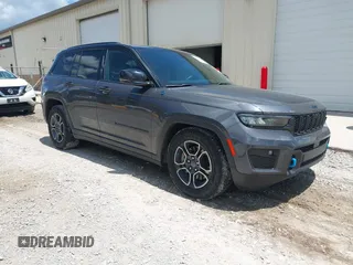 2024 Jeep Grand Cherokee Trailhawk with VIN 1C4RJYC62R8941564, listed as a IAAI auction lot 42842630 with 61,854 mi miles and . Bid and sale history available at DreamBid. Image 1.