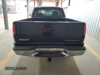 2001 Chevrolet S-10 LS with VIN 1GCCS19W518137894, listed as a Copart auction lot 51123925 with Not Provided miles and Salvage Title. Bid and sale history available at DreamBid. Image 6.
