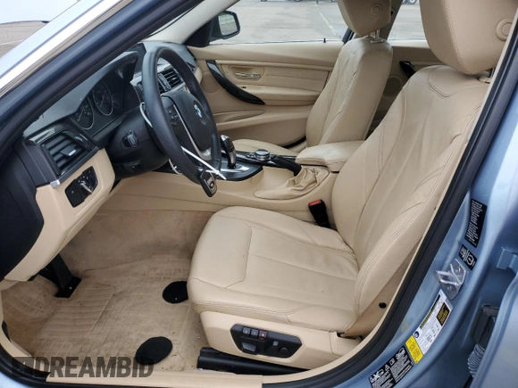 2014 BMW 3 Series 328i xDrive z VIN WBA3B5C58EP542888, wystawiony jako Copart lot #59136015 z przebiegiem 77 954 mil mil oraz Szkoda całkowita • Salvage title. Historia ofert i sprzedaży dostępna na DreamBid. Obrazek 7.