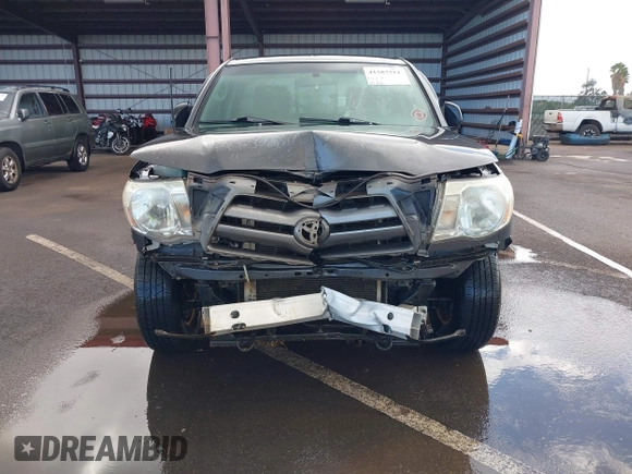 2010 Toyota Tacoma with VIN 5TENX4CN5AZ692063, listed as a IAAI auction lot 41587511 with 117,098 mi miles. Bid and sale history available at carsss.com. Image 13.