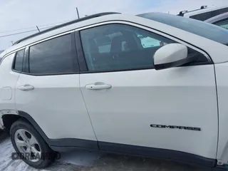 2019 Jeep Compass Latitude with VIN 3C4NJDBB0KT813014, listed as a IAAI auction lot 41560221 with 63,307 mi miles. Bid and sale history available at carsss.com. Image 13.